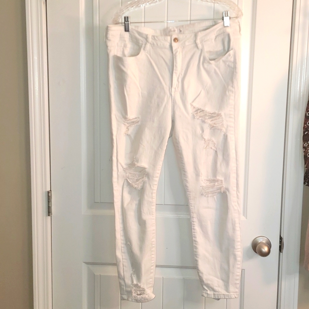 Cello distressed white jeans - size 20 (runs small)